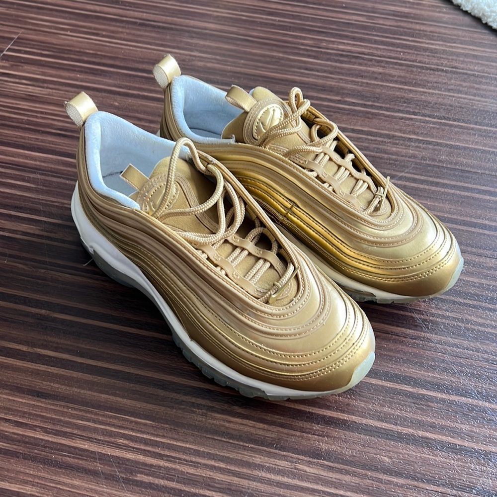 Nike air max gold